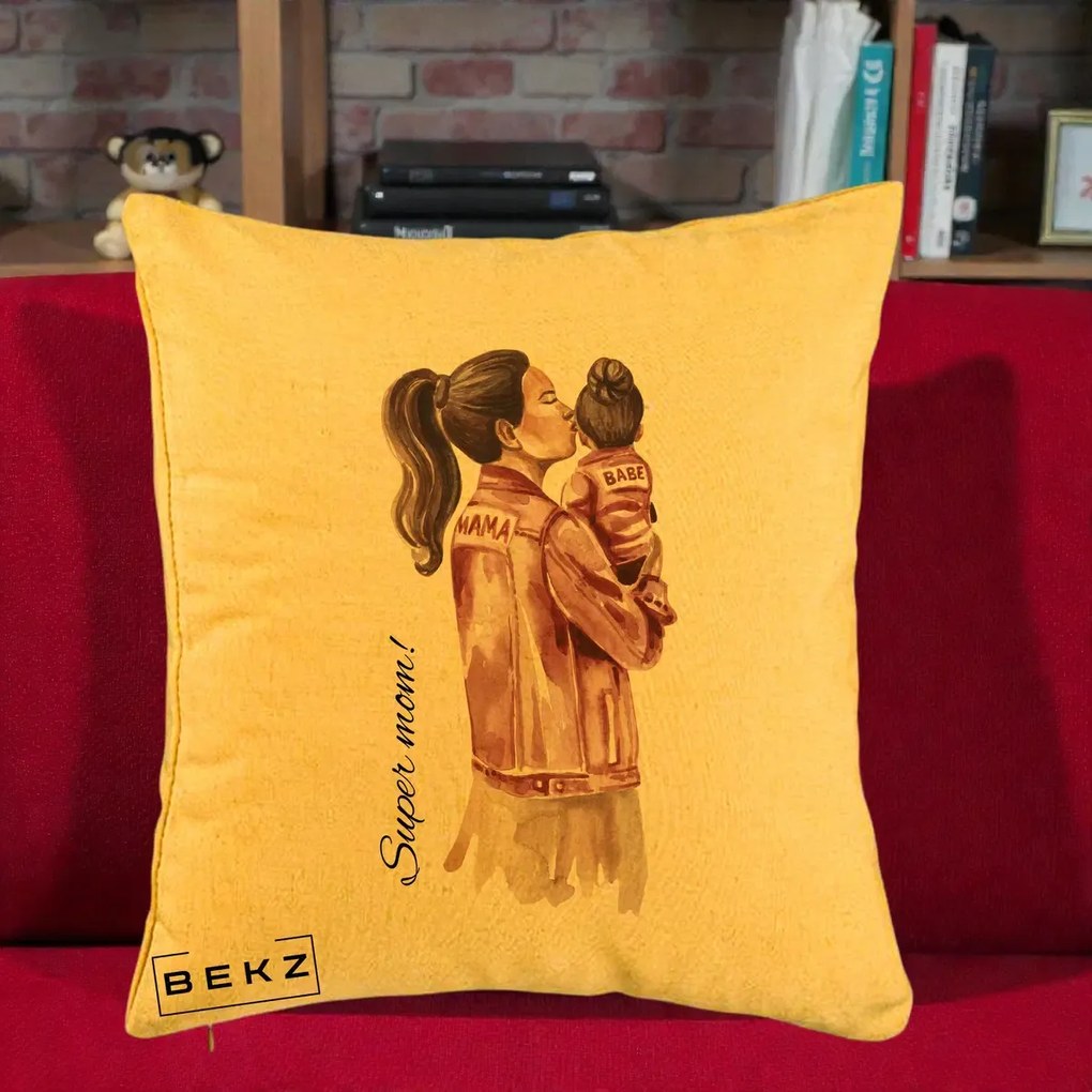 Cadou pentru Mama - Perna Personalizata Super Mom Jachete Roz, 40x40 cm, Galben, Husa Detasabila, Perna Inclusa, BEKZ®