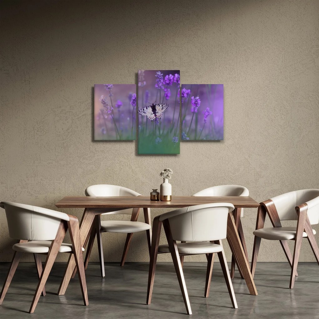 Tablou - fluture în lavandă (90x60 cm)