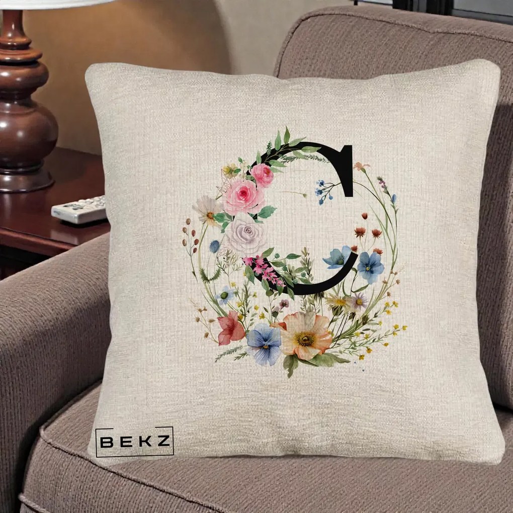 Cadou Personalizat - Perna Personalizata Monogram Litera C cu Flori Acuarela, 40x40 cm, Bej Canapea, Husa Detasabila, Perna Inclusa, BEKZ®