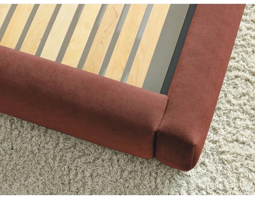 Pat matrimonial portocaliu tapițat cu spațiu de depozitare și somieră 180x200 cm Vernon – Bobochic Paris