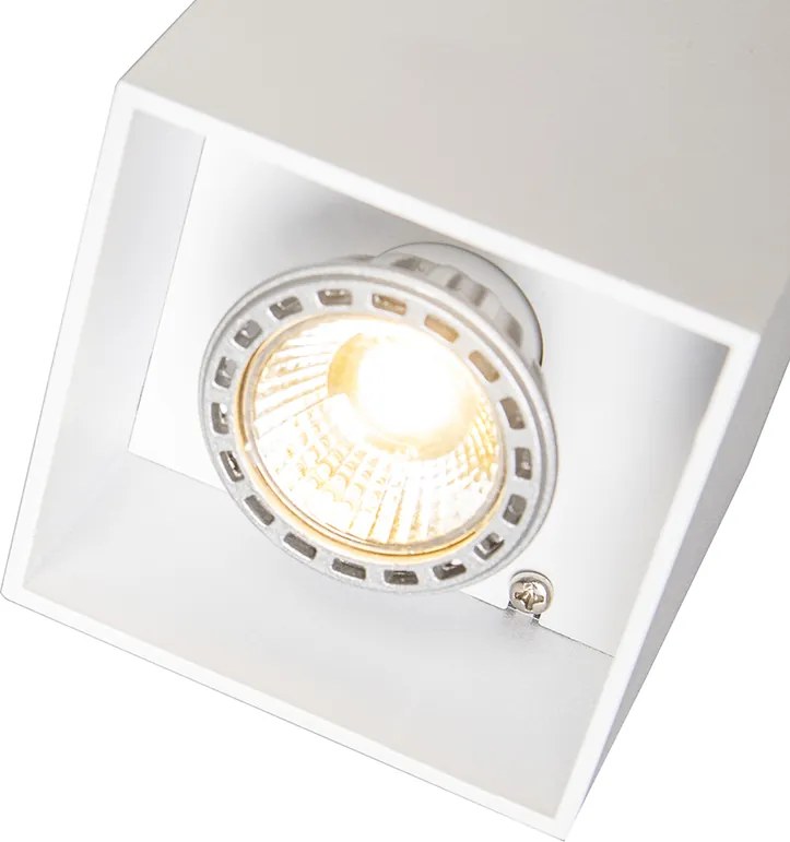 Spot modern alb - Qubo 1