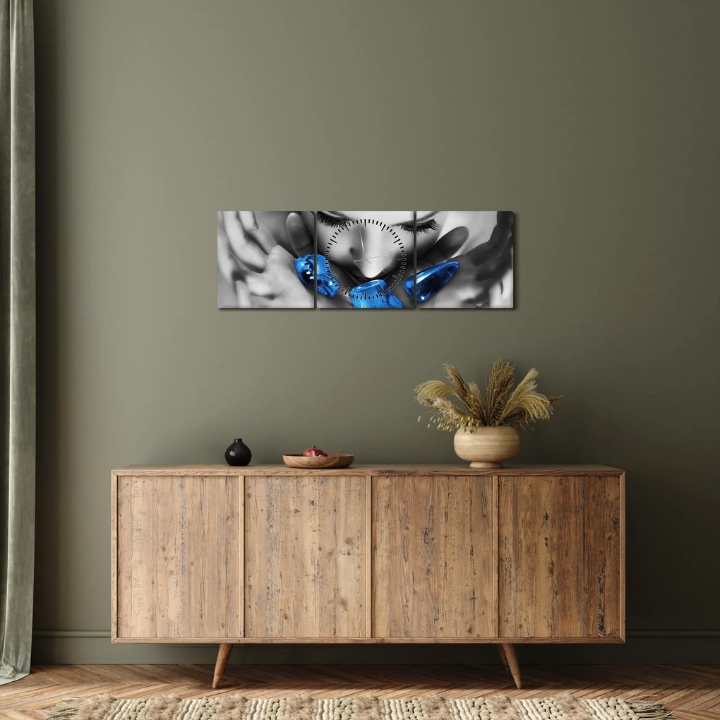 Tablou cu portretul femeii cu pietre (cu ceas) (90x30 cm)