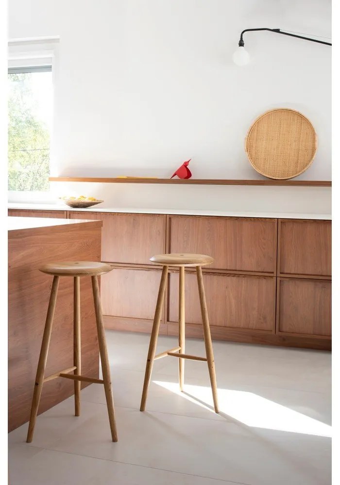 Scaun de bar în culoare naturală din lemn de stejar (înălțime șezut 75 cm) Blanc – Gazzda