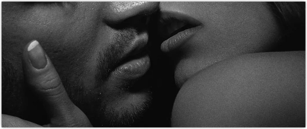Tablou - Sărutul, fotografie alb-negru (120x50 cm)