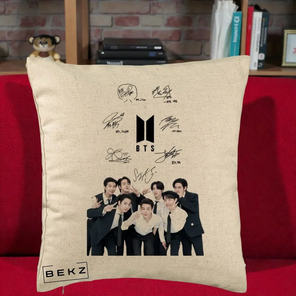 Perna Personalizata K-pop BTS Autografe Toti Membrii cu Fotografie, 40x40 cm, Bej, Husa Detasabila, Perna Inclusa, BEKZ®