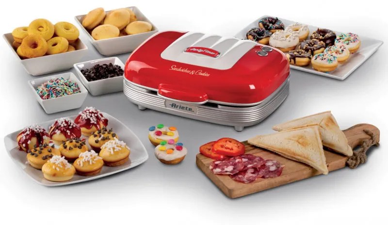 Aparat 3in1 pentru preparare gogosi, briose si sandvisuri Ariete PARTY TIME 1972/00, 700W, 3 placi detasabile, Rosu