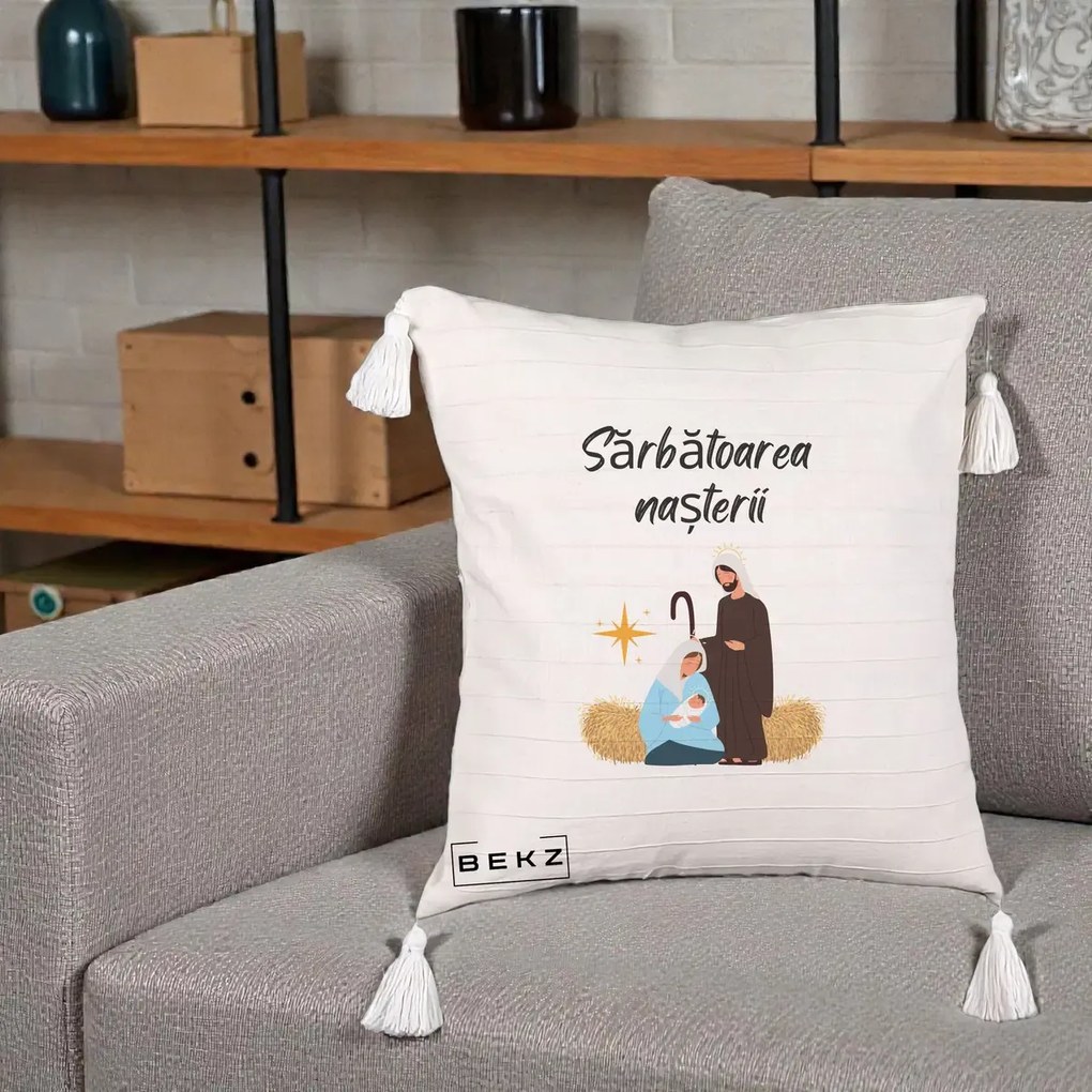 Perna Decorativa Nasterea Domnului Sfanta Familie Sarbatoarea Nasterii, 40x40 cm, Bej cu Franjuri, Husa Detasabila, Perna Inclusa, BEKZ®