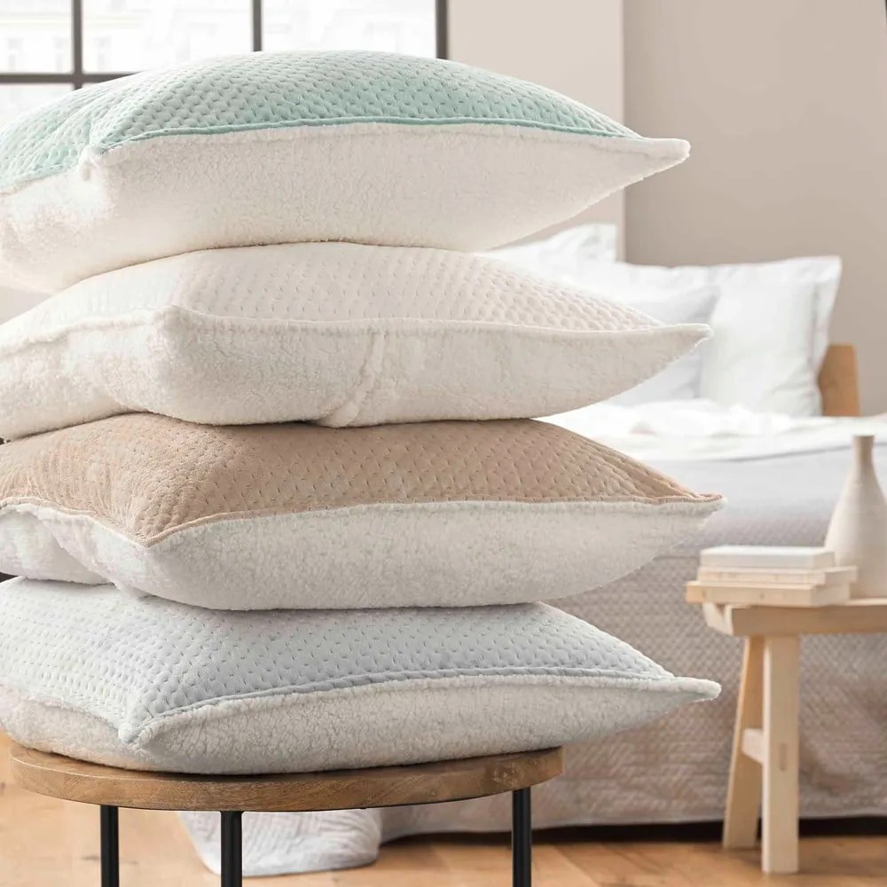 Set cuvertură și față de pernă verde matlasat din sherpa 240x220 cm Mylene – douceur d'intérieur