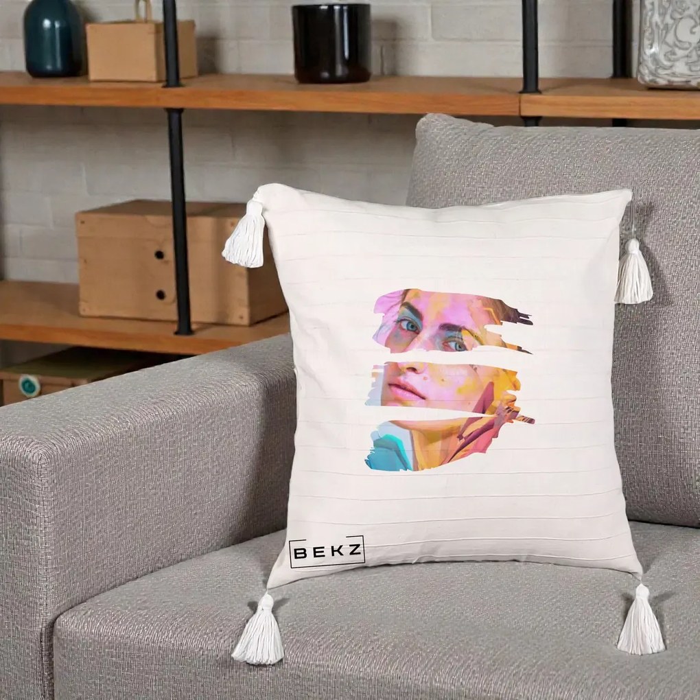 Perna decorativa Portret Femeie Fragmentat Colorat, 45x45 cm cu Umplutura, Bej cu Franjuri, BEKZ