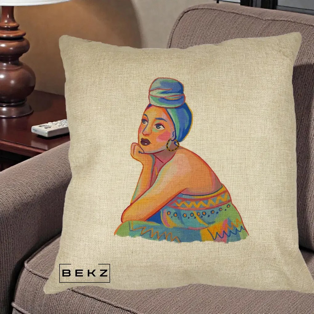 Perna Decorativa Portret Femeie Contemplativa, 40x40 cm, Crem, Husa Detasabila, Perna Inclusa, BEKZ®
