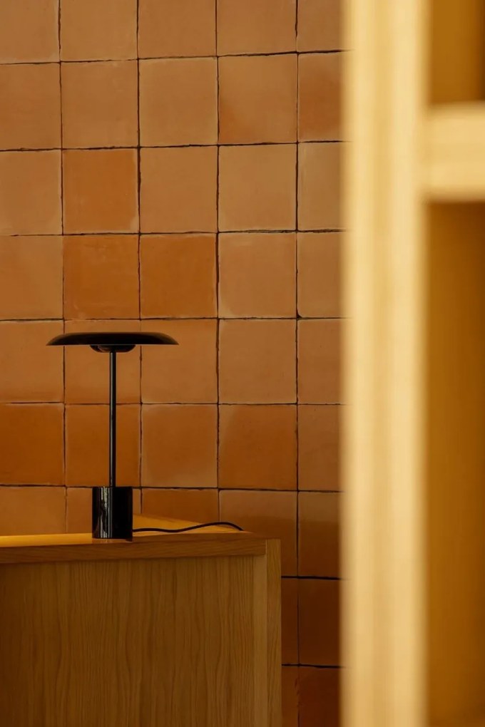 Veioza/Lampa de masa design modern HOSHI negru