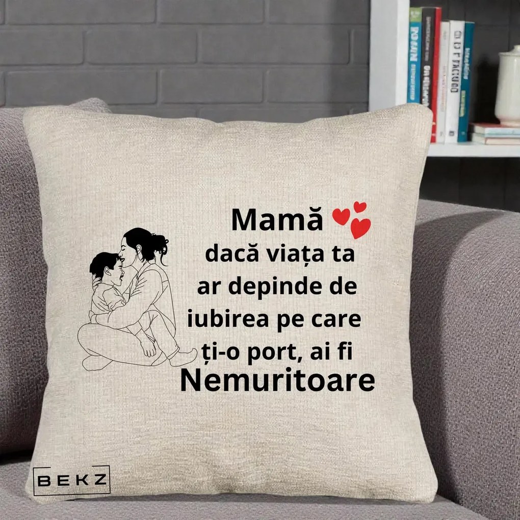 Cadou pentru Mama - Perna Personalizata Mama Nemuritoare Kawaii, 40x40 cm, Bej Canapea, Husa Detasabila, Perna Inclusa, BEKZ®