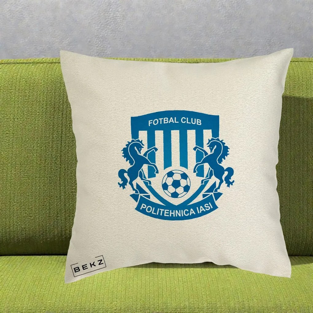 Perna Personalizata FC Politehnica Iasi Fotbal, 40x40 cm, Ecru, Husa Detasabila, Perna Inclusa, BEKZ®