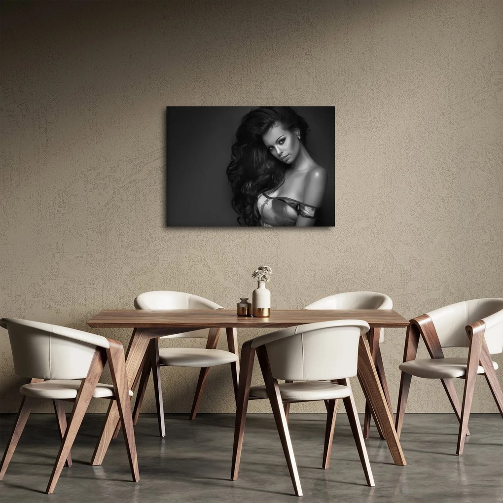 Tablou - Portretul unei femei seducătoare, alb-negru (70x50 cm)