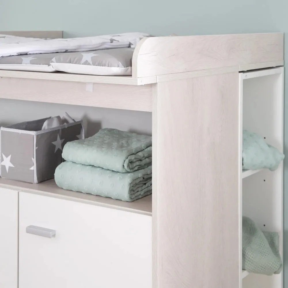 Comodă de copii albă joasă cu aspect de lemn de stejar cu masă de schimbat 117x98 cm Julia – Roba