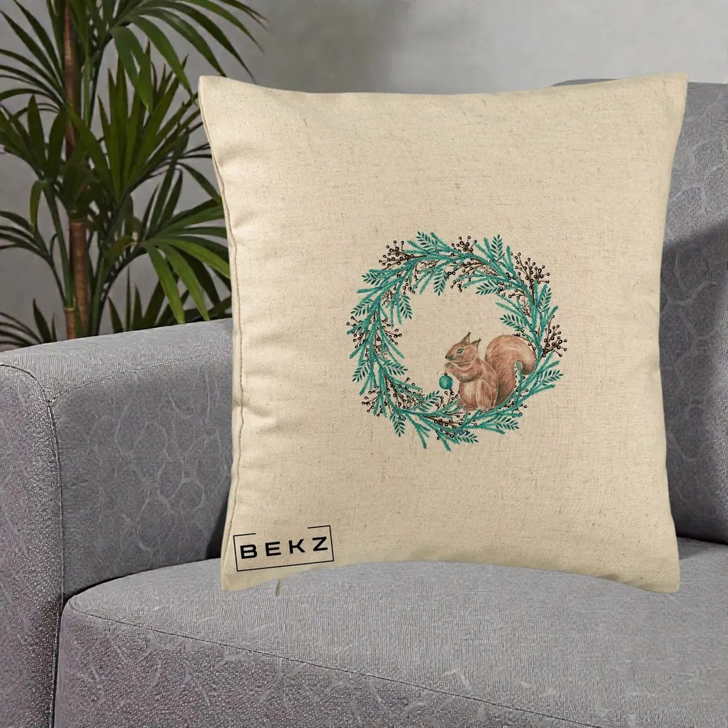 Perna Decorativa Coroana Turcoaz cu Veverita, 40x40 cm, Bej, Husa Detasabila, Perna Inclusa, BEKZ®