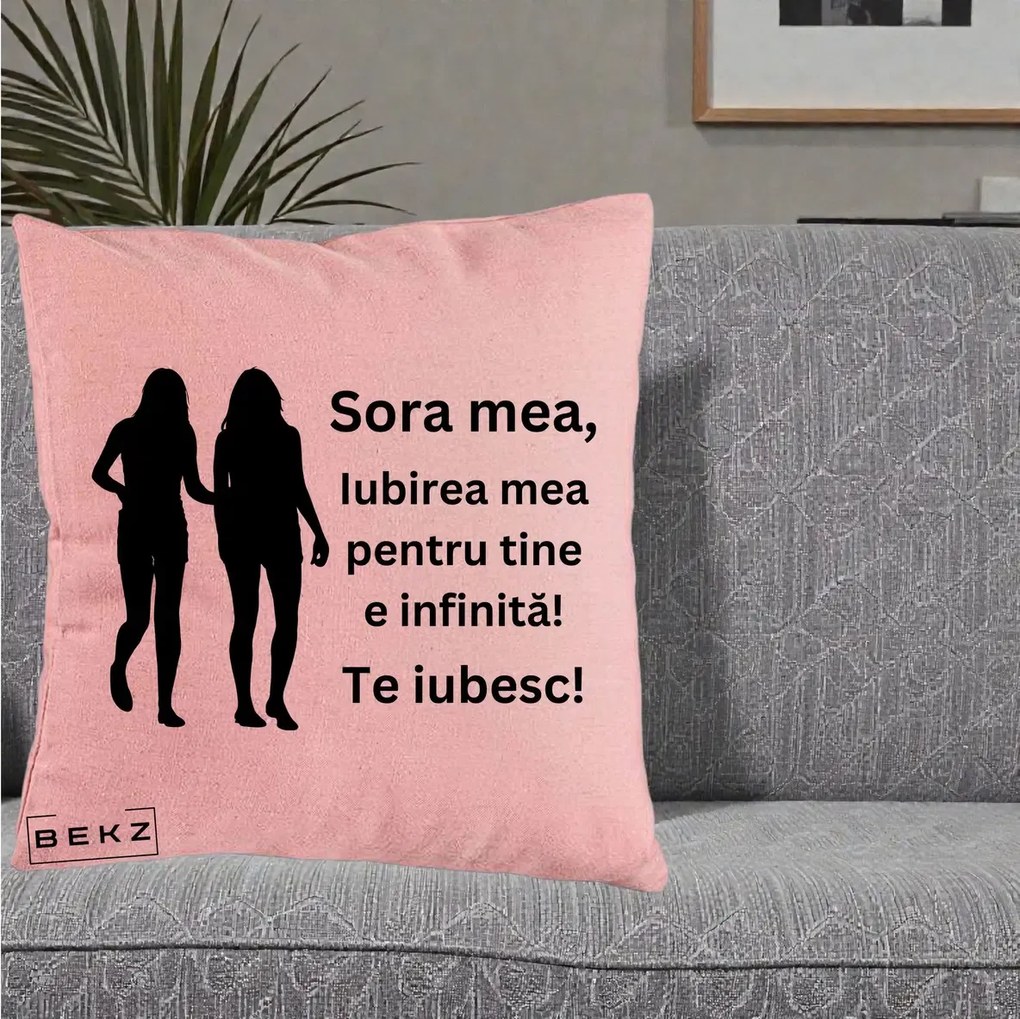 Cadou pentru Sora - Perna Personalizata Sora Mea Te Iubesc Siluete Negre Tinand Maini, 40x40 cm, Roz, Husa Detasabila, Perna Inclusa, BEKZ®