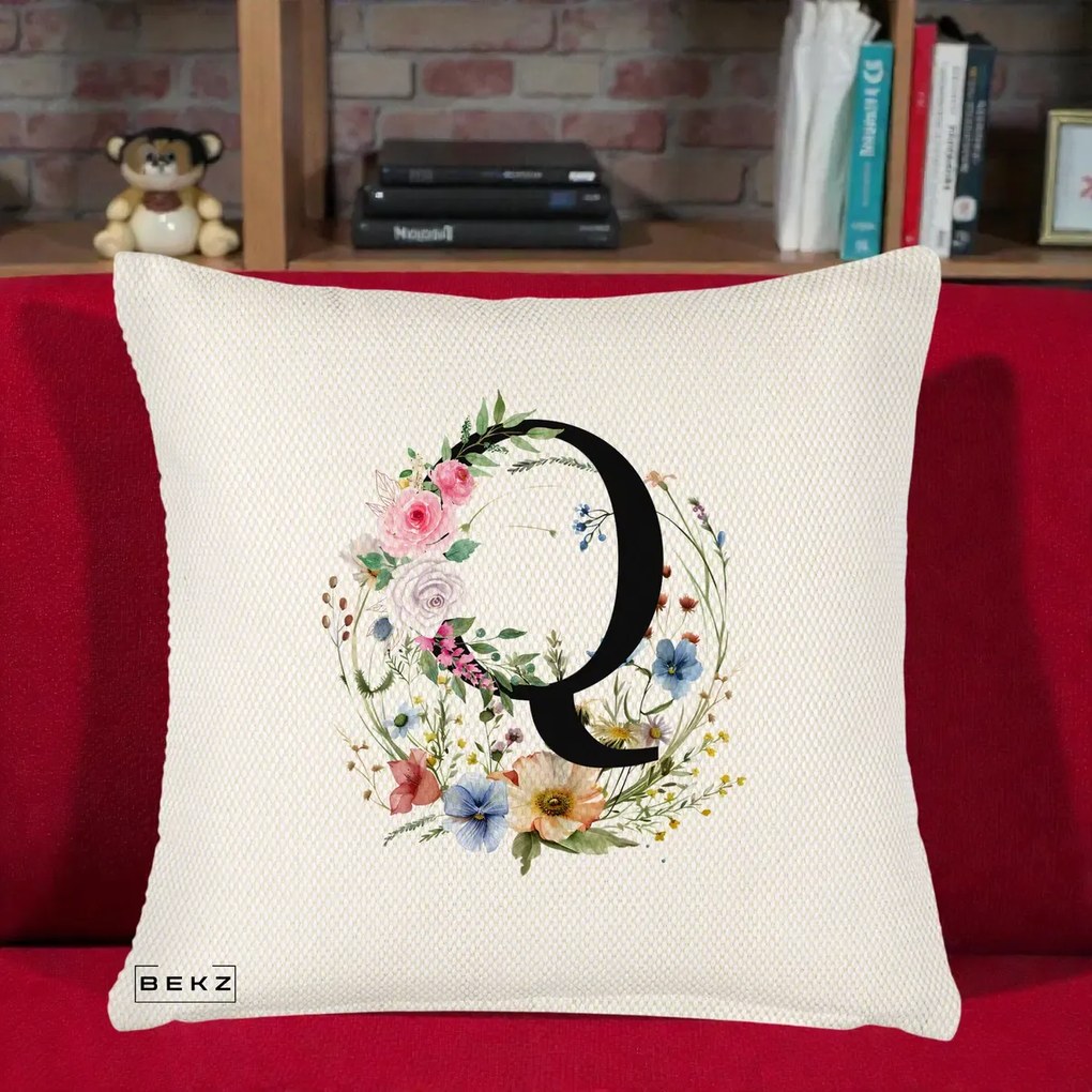 Cadou Personalizat - Perna Personalizata Monogram Litera Q cu Flori Acuarela, 40x40 cm, Crem Reliefat, Husa Detasabila, Perna Inclusa, BEKZ®