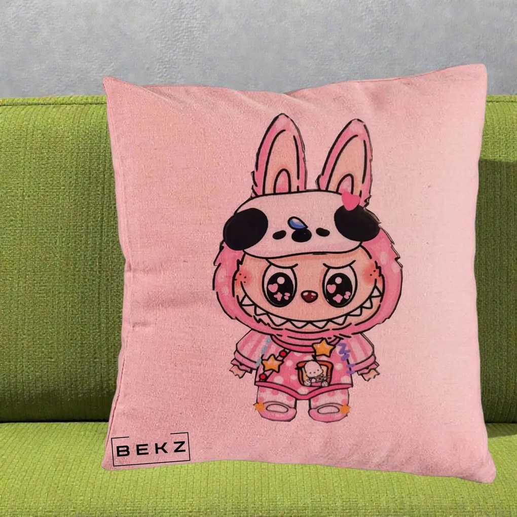Perna Personalizata Labubu Panda-Bunny Roz, 40x40 cm, Roz, Husa Detasabila, Perna Inclusa, BEKZ®