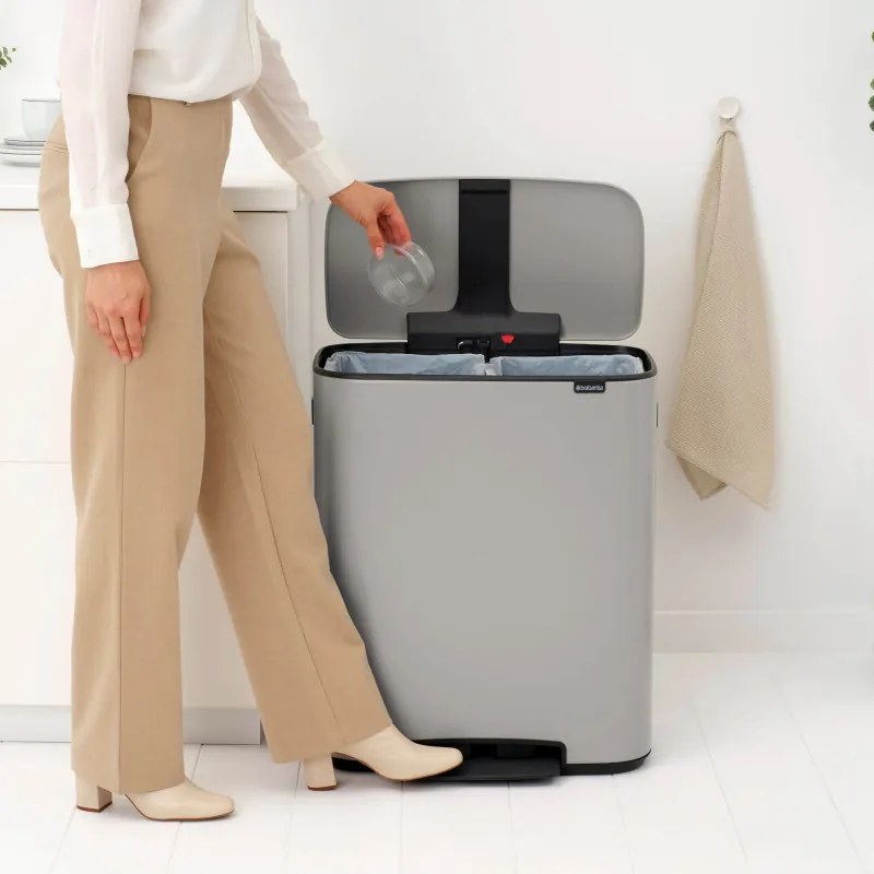Cos de gunoi Brabantia Bo Pedal 1010450, 2x30 l, Inchidere lina, Baza antiderapanta, Gri deschis