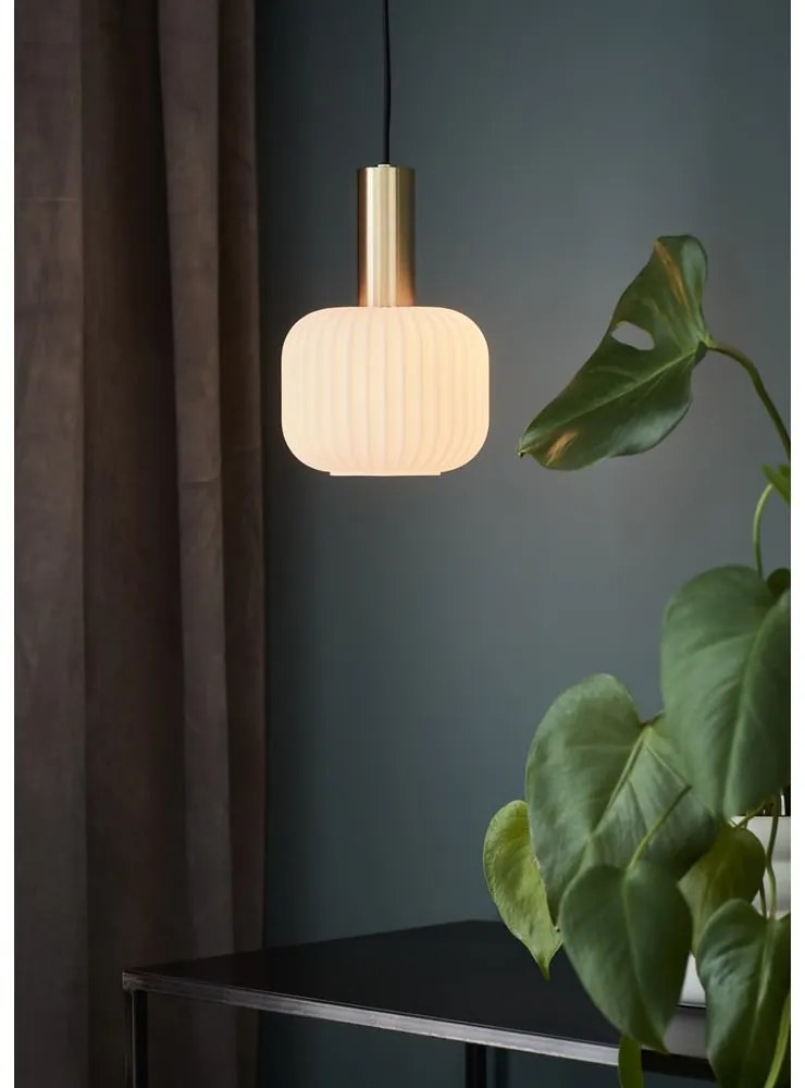 Lustră neagră/aurie cu abajur din sticlă Sober – Markslöjd