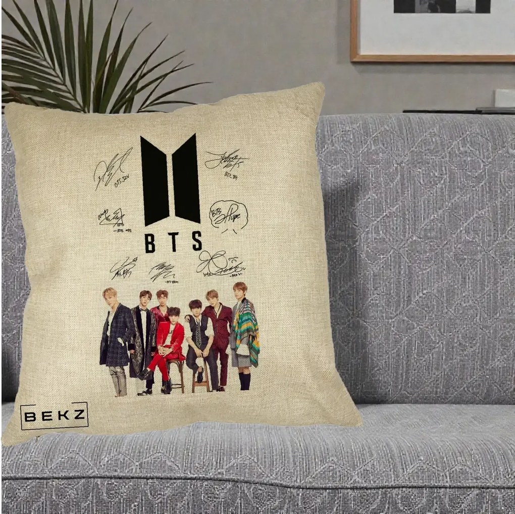 Perna Personalizata K-pop BTS Semnaturi Foto, 40x40 cm, Crem, Husa Detasabila, Perna Inclusa, BEKZ®