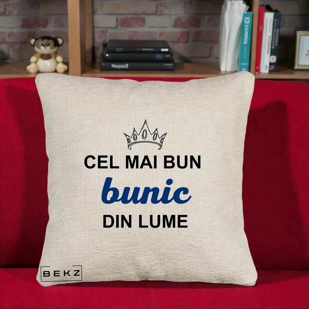 Cadou pentru Bunic - Perna Personalizata Cel Mai Bun Bunic Din Lume Coroana Albastra, 40x40 cm, Bej Canapea, Husa Detasabila, Perna Inclusa, BEKZ®