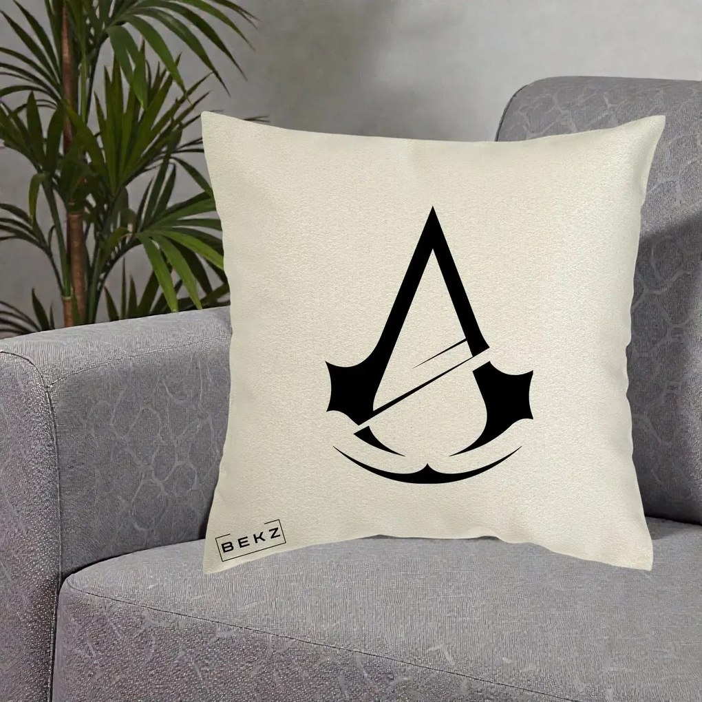 Perna Personalizata Assassin's Creed Minimalist, 40x40 cm, Ecru, Husa Detasabila, Perna Inclusa, BEKZ®