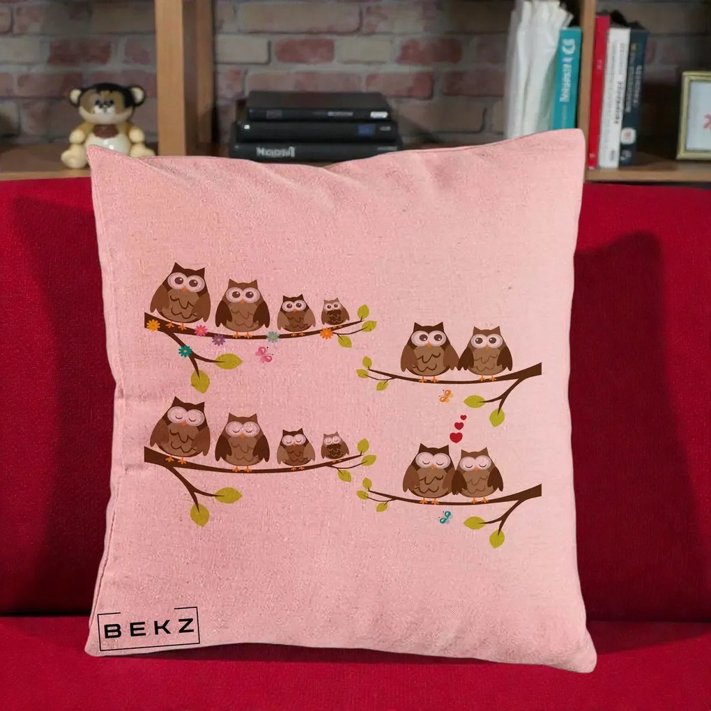 Perna Decorativa Familie de Bufnite pe Ramuri, 40x40 cm, Roz, Husa Detasabila, Perna Inclusa, BEKZ®