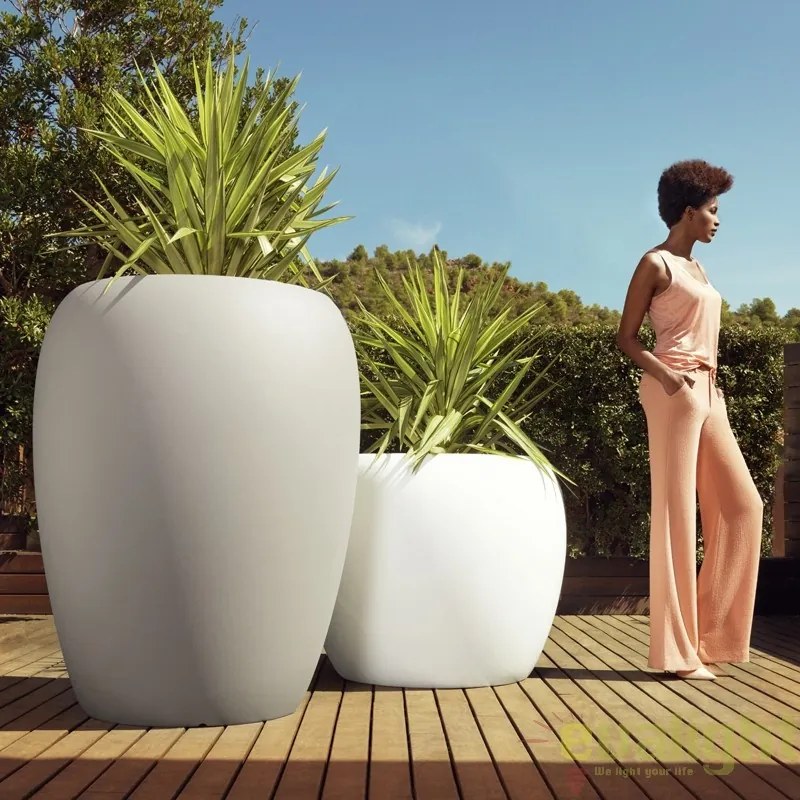 Ghiveci plante, flori design decorativ modern pentru amenajari interioare si exterioare, BLOW PLANTER 55021R Vondom