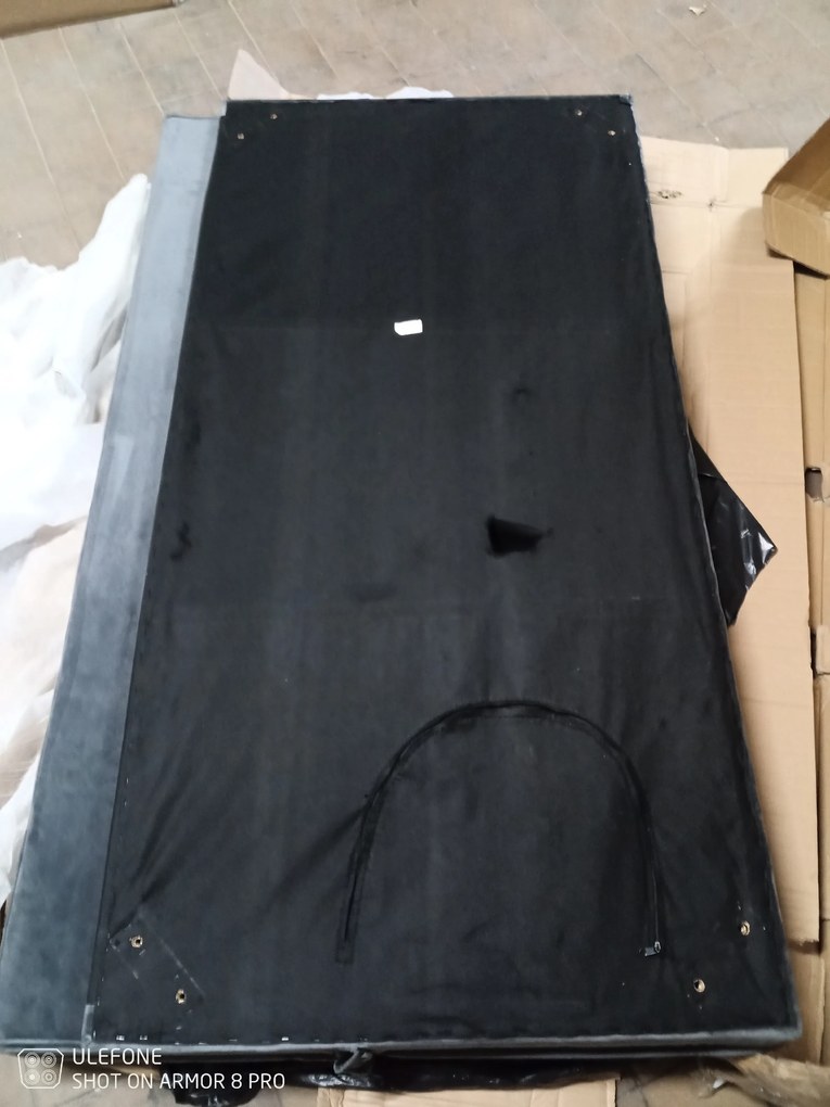 OFERTA Canapea extensibila gri MORITZ VELVET II. calitate