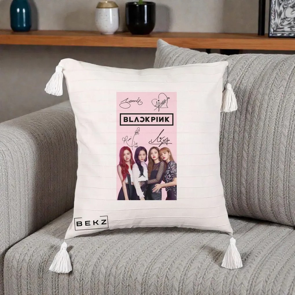 Perna Personalizata K-pop BLACKPINK Semnaturi si Foto, 40x40 cm, Bej cu Franjuri, Husa Detasabila, Perna Inclusa, BEKZ®