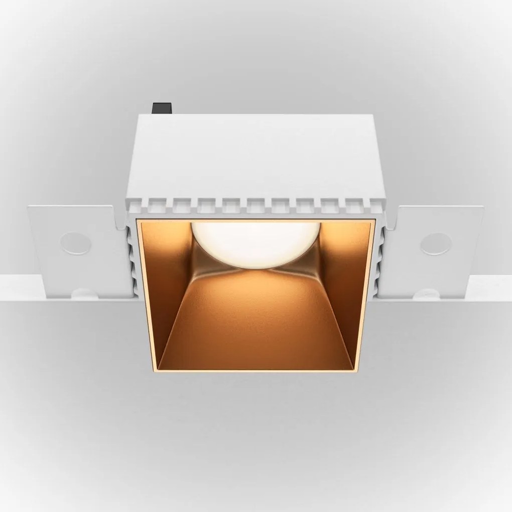 Spot incastrabil design tehnic Share alb, auriu mat 7,5x7,5cm