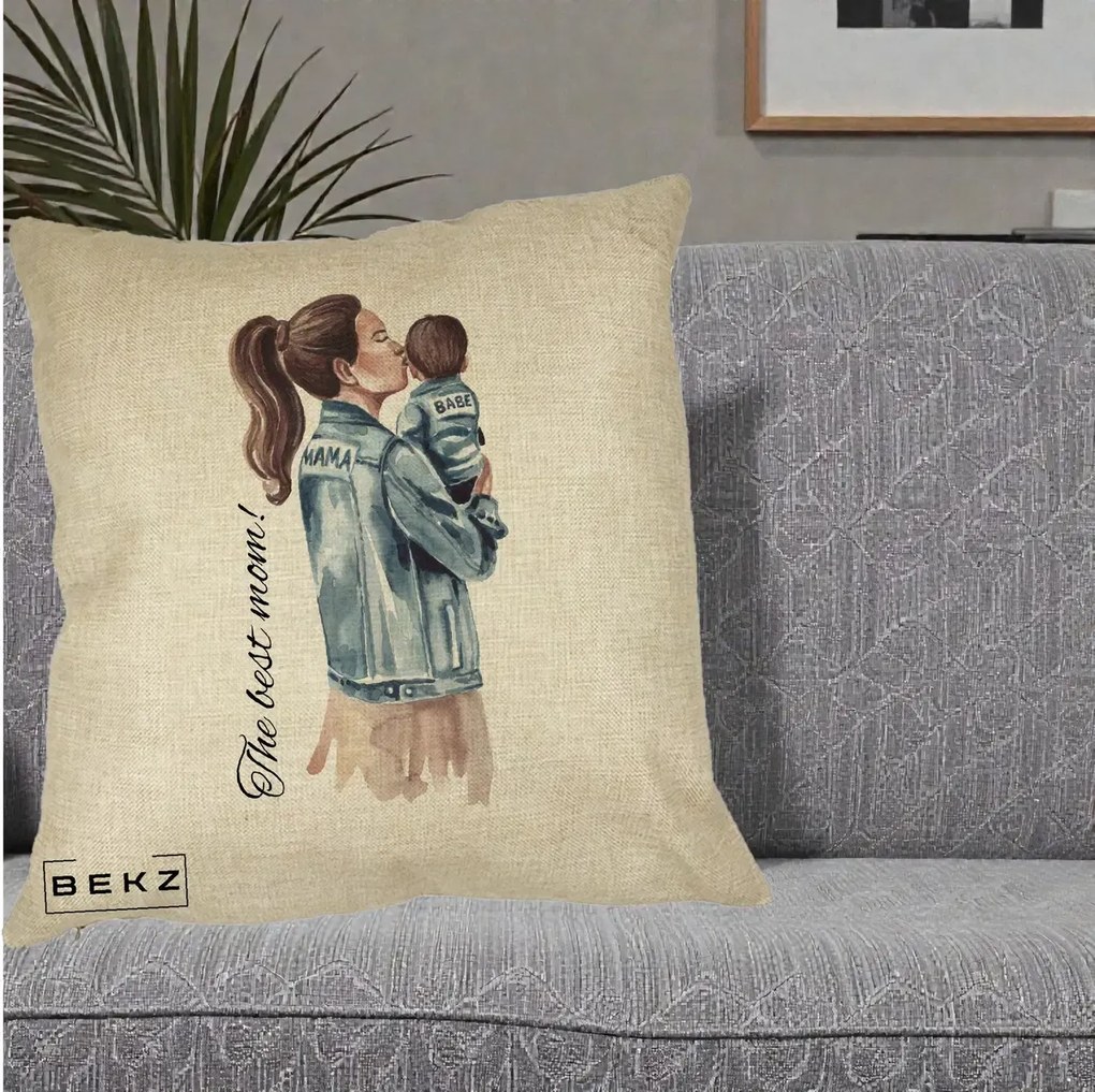 Cadou pentru Mama - Perna Personalizata The Best Mom Jachete, 40x40 cm, Crem, Husa Detasabila, Perna Inclusa, BEKZ®
