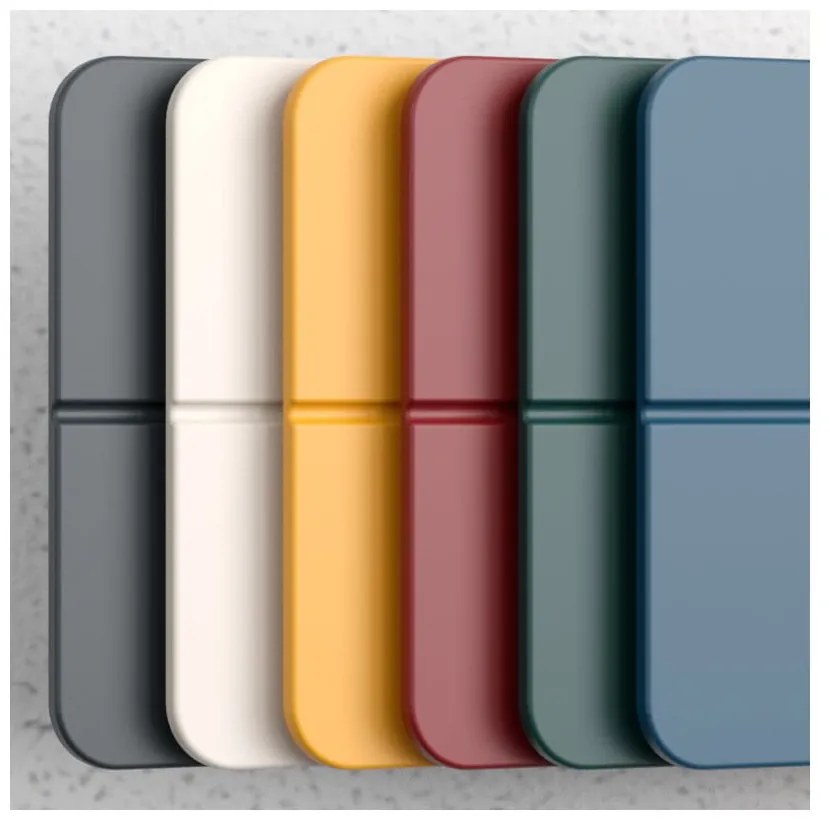 Set pentru hol în culoarea petrolului/negru cu aspect de lemn de stejar One More Look – UMAGE