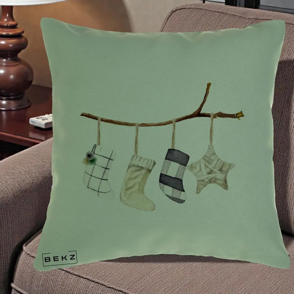 Perna Decorativa Ciorapi de Craciun pe Ramura, 40x40 cm, Verde, Husa Detasabila, Perna Inclusa, BEKZ®