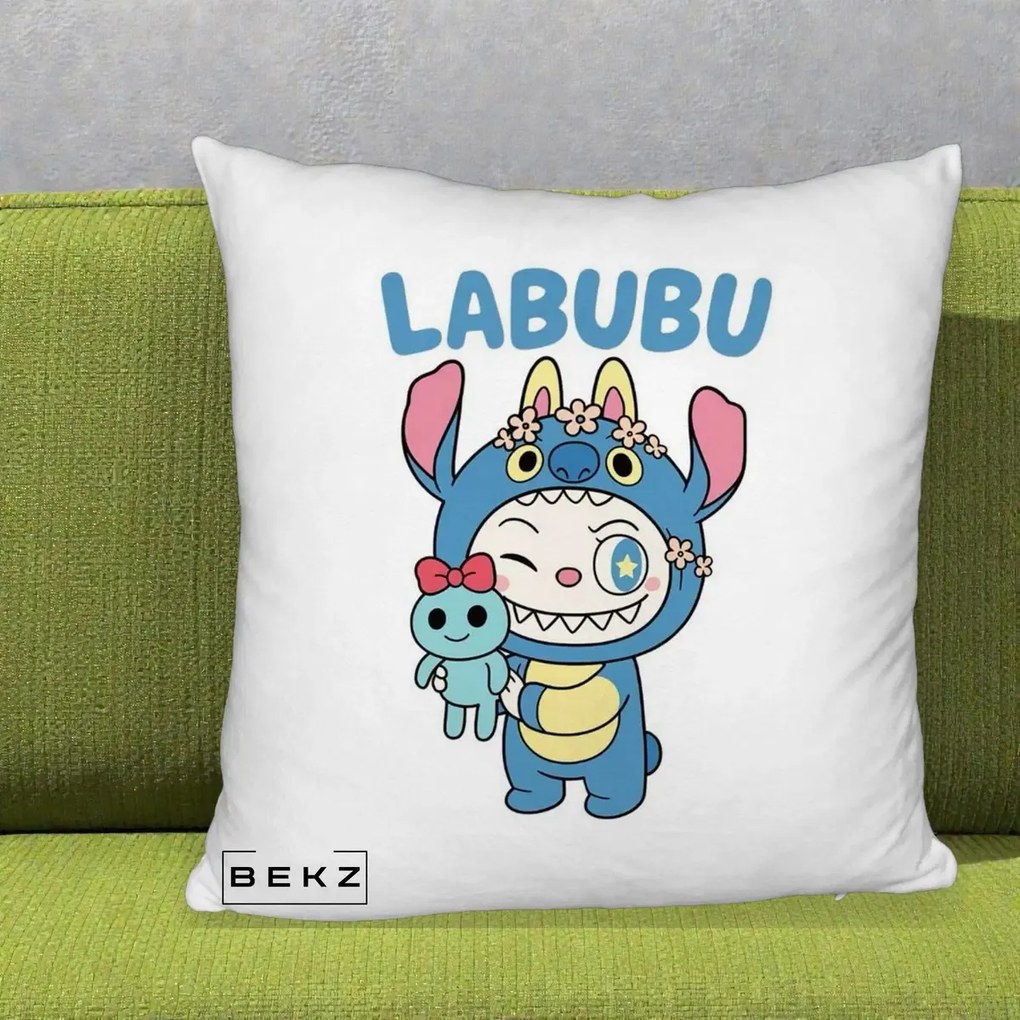 Perna Personalizata Labubu x Stitch cu Flori, 40x40 cm, Alb Pufos, Husa Detasabila, Perna Inclusa, BEKZ®