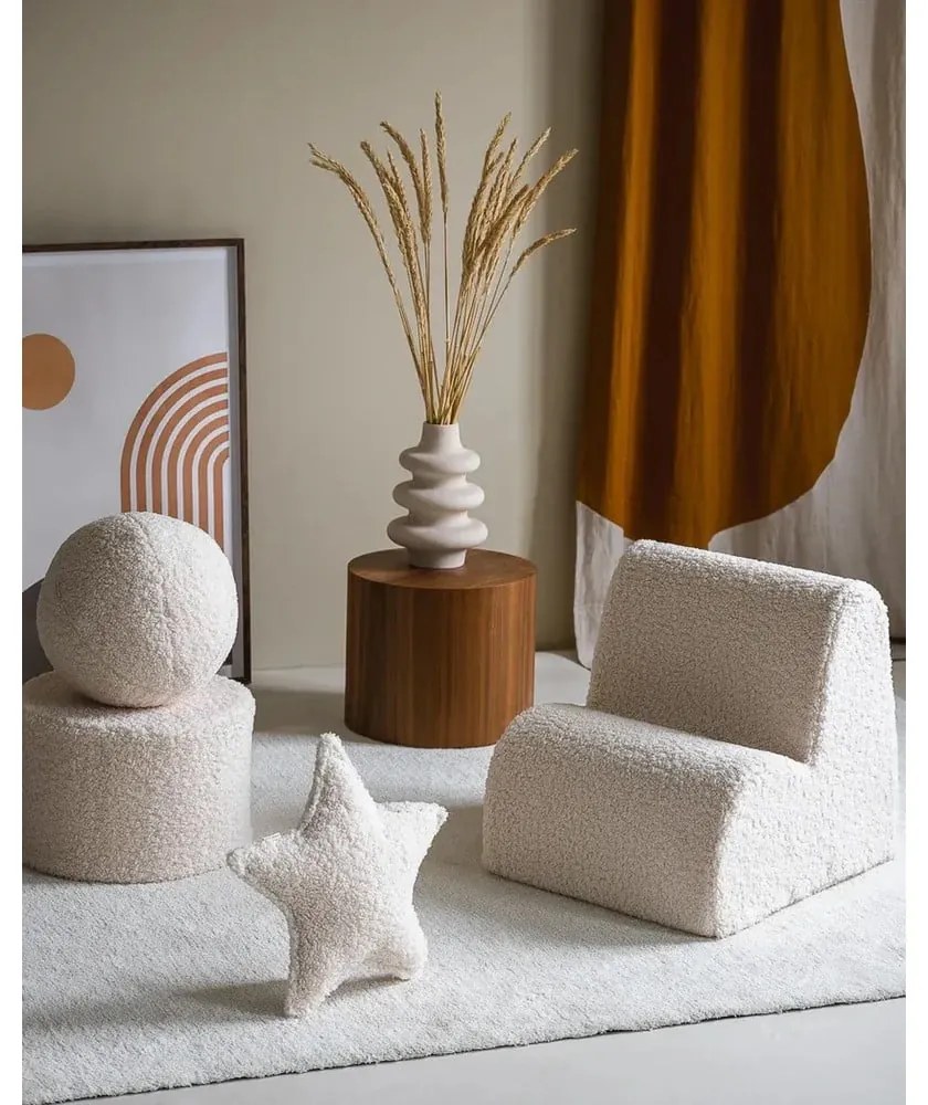 Pernă decorativă pentru copii crem cu tapițerie din țesătură bouclé Star – Wigiwama