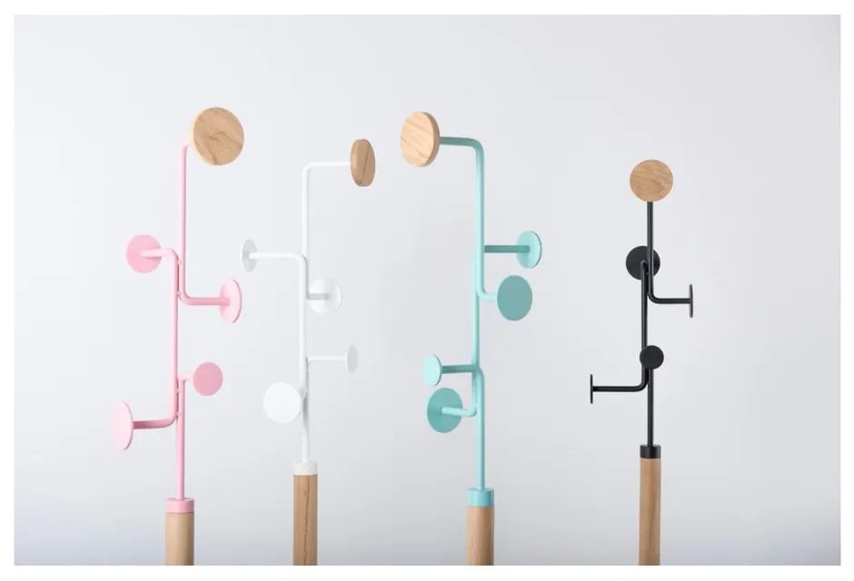 Cuier din lemn masiv de stejar cu detalii roz Gazzda Hook