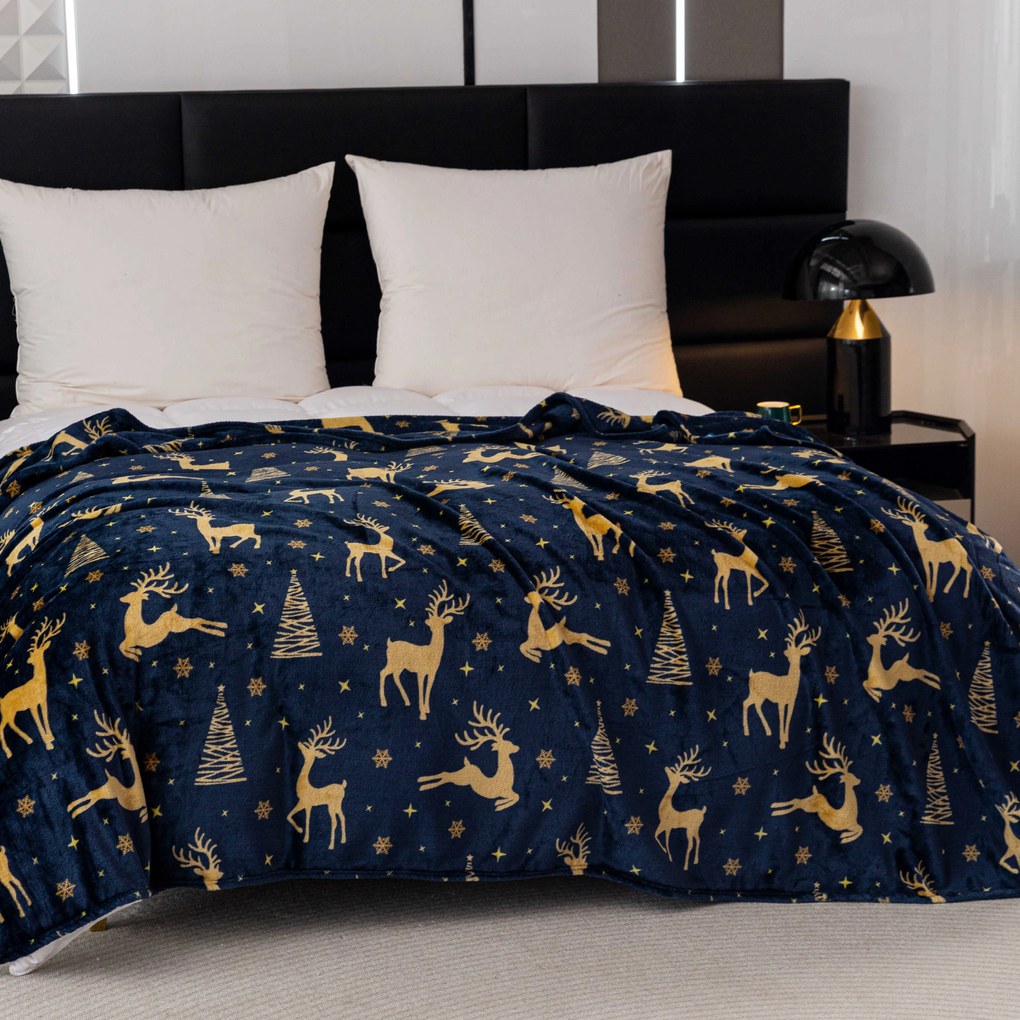 Patura de Craciun din microplus GOLDEN DEER albastru inchis Dimensiune: 150 x 200 cm