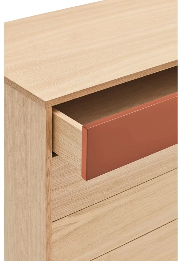 Comodă cu aspect de lemn de stejar Teulat Yoko, roșu cărămiziu