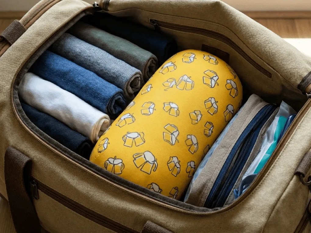 Perna de calatorie BEER NECK ROLL 30x15 cm, galben