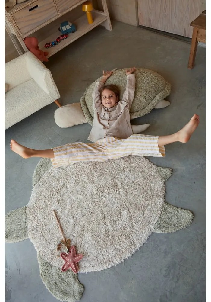 Covor pentru copii bej lavabil/țesut manual din bumbac 110x130 cm Sea Turtle – Lorena Canals