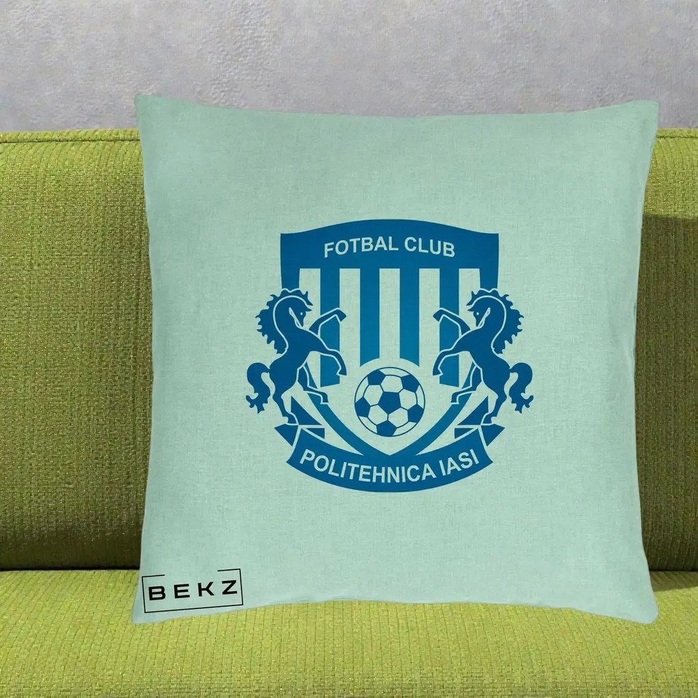 Perna Personalizata FC Politehnica Iasi Fotbal, 40x40 cm, Verde Menta, Husa Detasabila, Perna Inclusa, BEKZ®