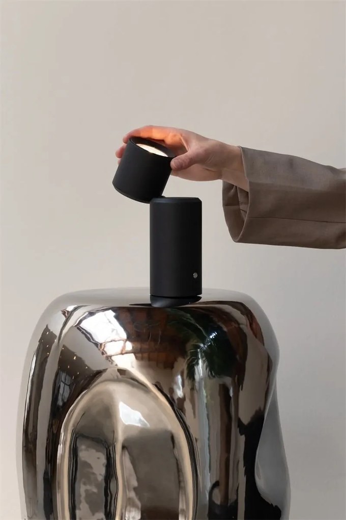 Lampa cu baterii pentru perete sau portabila Milan negru