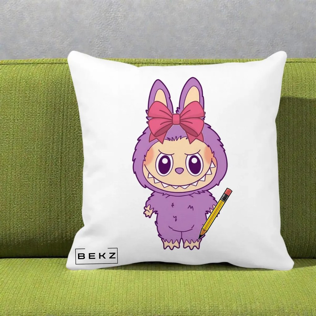 Perna Personalizata Labubu Mov cu Funda Rosie si Creion, 40x40 cm, Alba Mata, Husa Detasabila, Perna Inclusa, BEKZ®