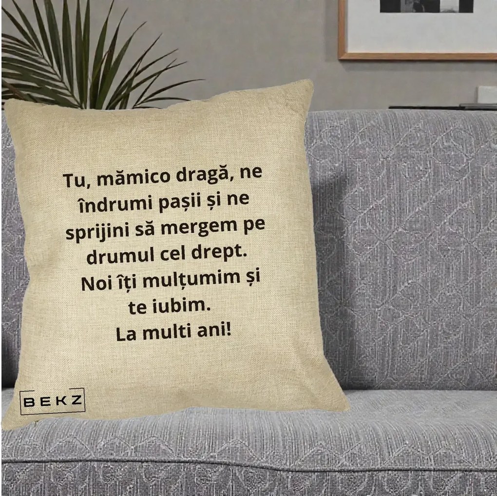 Cadou pentru Mama - Perna Personalizata Mamico Draga Te Iubim La Multi Ani cu Text Negru, 40x40 cm, Crem, Husa Detasabila, Perna Inclusa, BEKZ®
