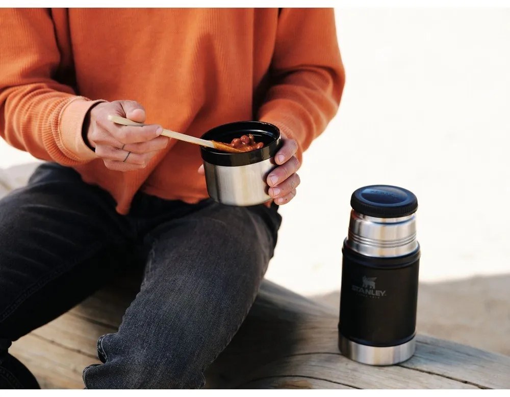 Termos negru pentru mâncare din oțel inoxidabil 700 ml Legendary Classic Black – Stanley