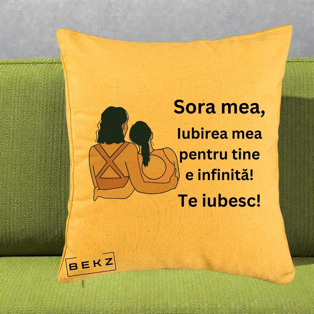 Cadou pentru Sora - Perna Personalizata Sora Mea Te Iubesc Doua Fete Fashioniste Line Art, 40x40 cm, Galben, Husa Detasabila, Perna Inclusa, BEKZ®