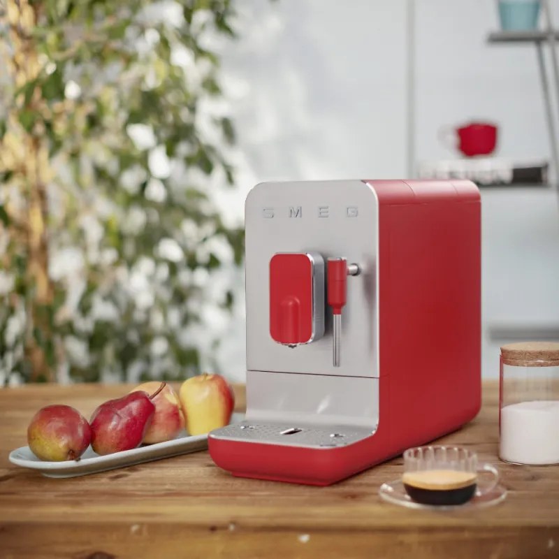 Espressor automat SMEG Collezione BCC02RDMEU, 1350 W, 19 bar, 1,4 l, 8 functii, Rasnita incorporata, Cafea boabe, Spumare lapte, Rosu
